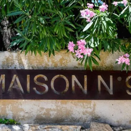 Maison°9 Vendégház Cassis